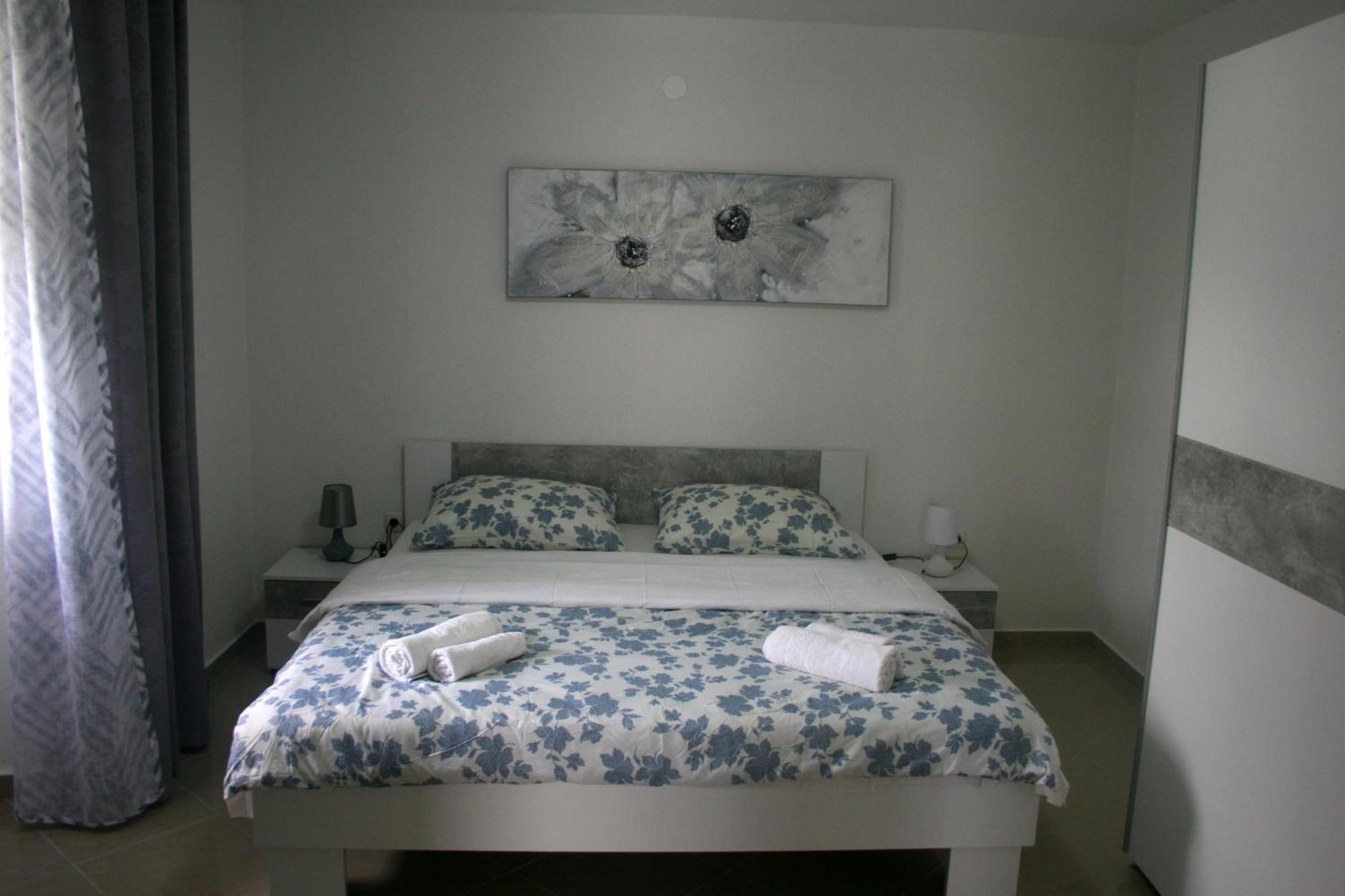 Apartman Elena Свети Юрай Екстериор снимка