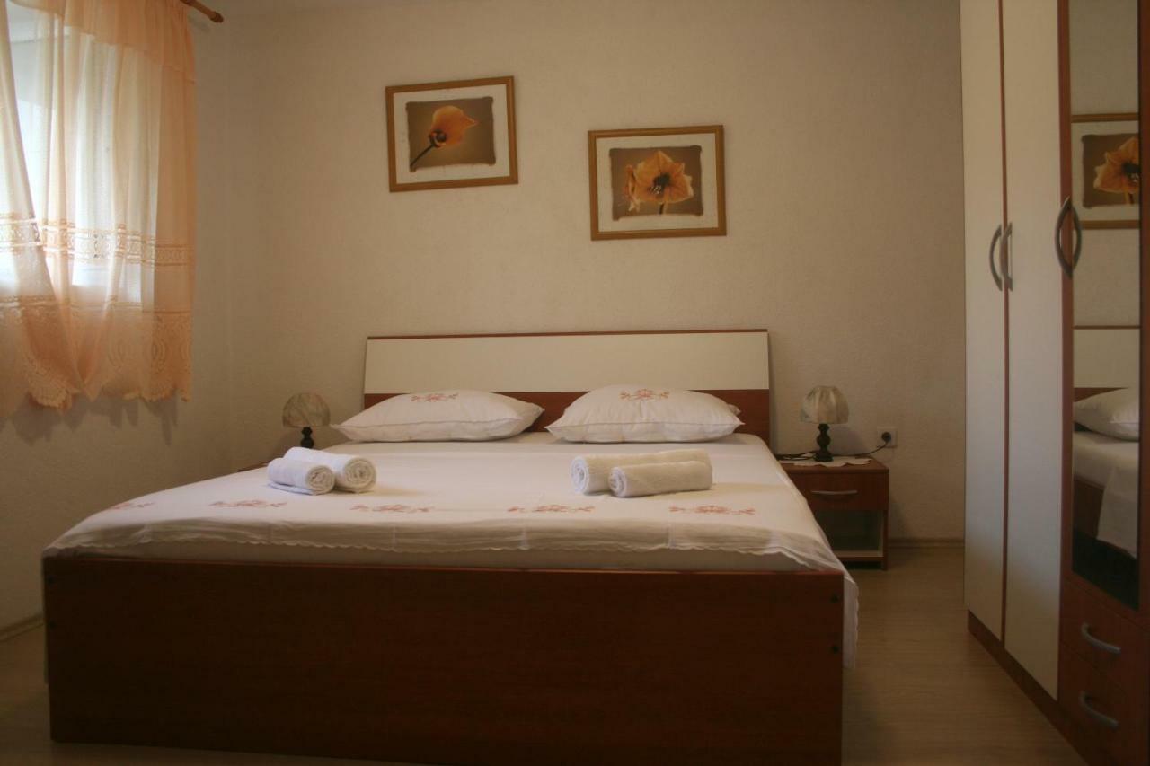 Apartman Elena Свети Юрай Екстериор снимка